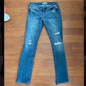 A&F low rise distressed women’s jeans 4R w27 L33